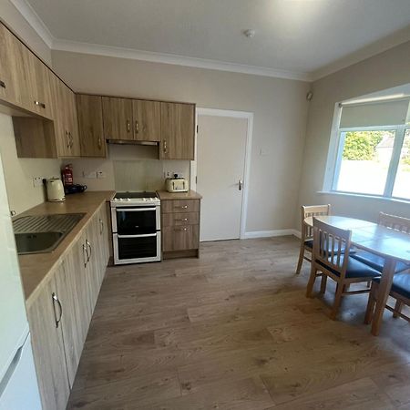 Yeats Lodge Self Catering Apartment And Bar Galway Zewnętrze zdjęcie