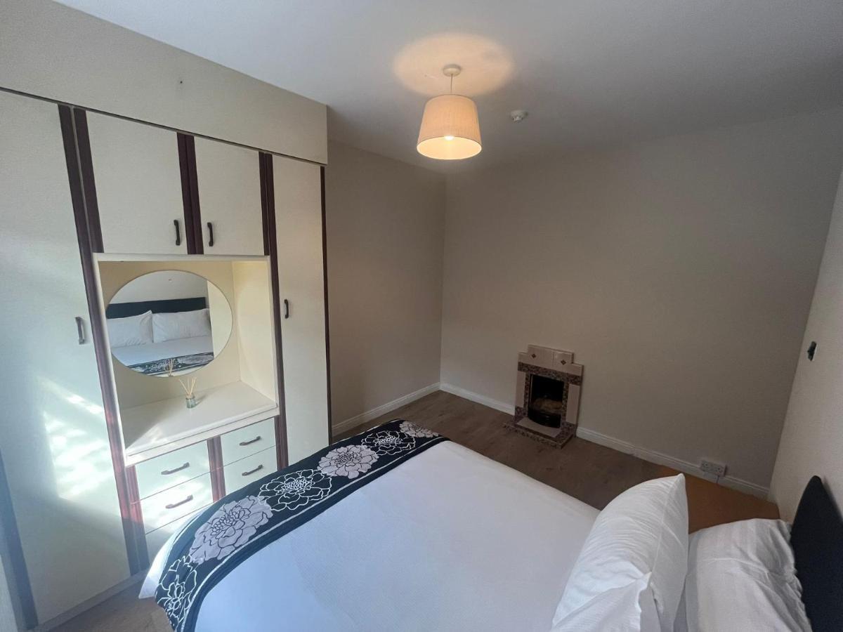Yeats Lodge Self Catering Apartment And Bar Galway Zewnętrze zdjęcie
