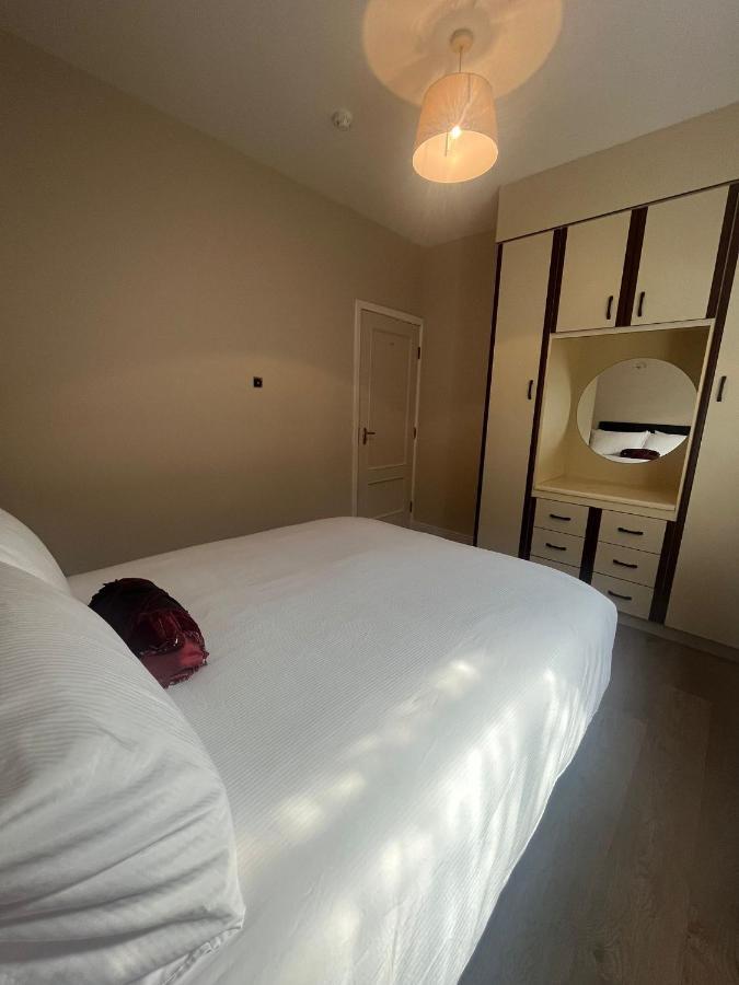 Yeats Lodge Self Catering Apartment And Bar Galway Zewnętrze zdjęcie