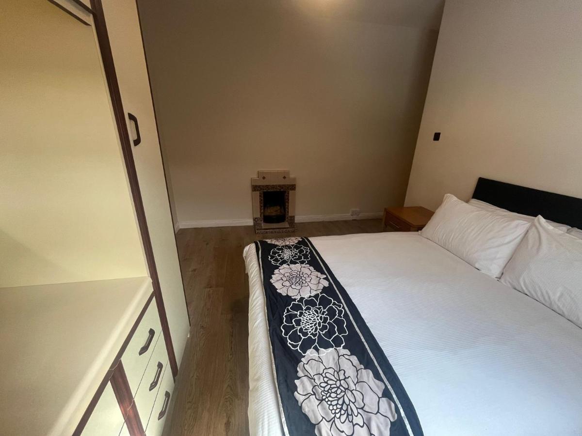 Yeats Lodge Self Catering Apartment And Bar Galway Zewnętrze zdjęcie