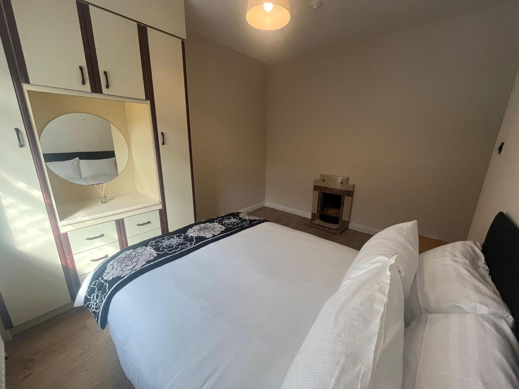 Yeats Lodge Self Catering Apartment And Bar Galway Zewnętrze zdjęcie