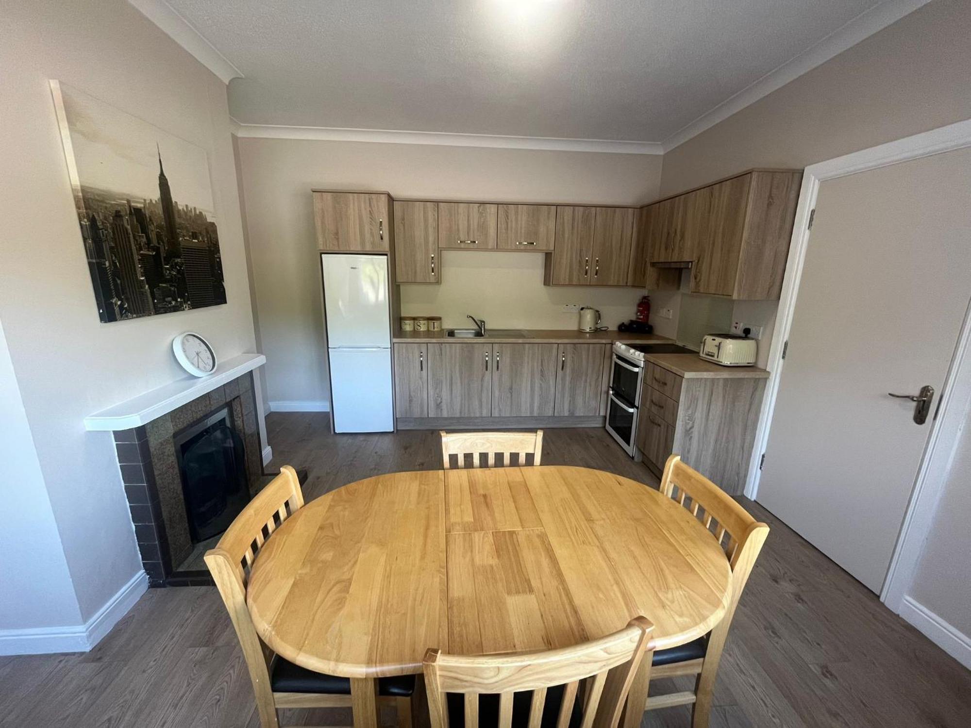 Yeats Lodge Self Catering Apartment And Bar Galway Zewnętrze zdjęcie